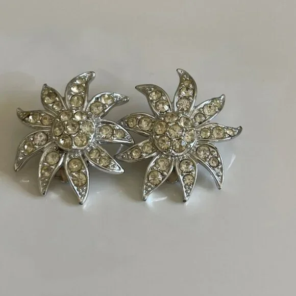 Vintage Sarah Coventry Sunburst Rhinestone Crystal Silver Tone Clip On Earrings - Picture 2 of 5